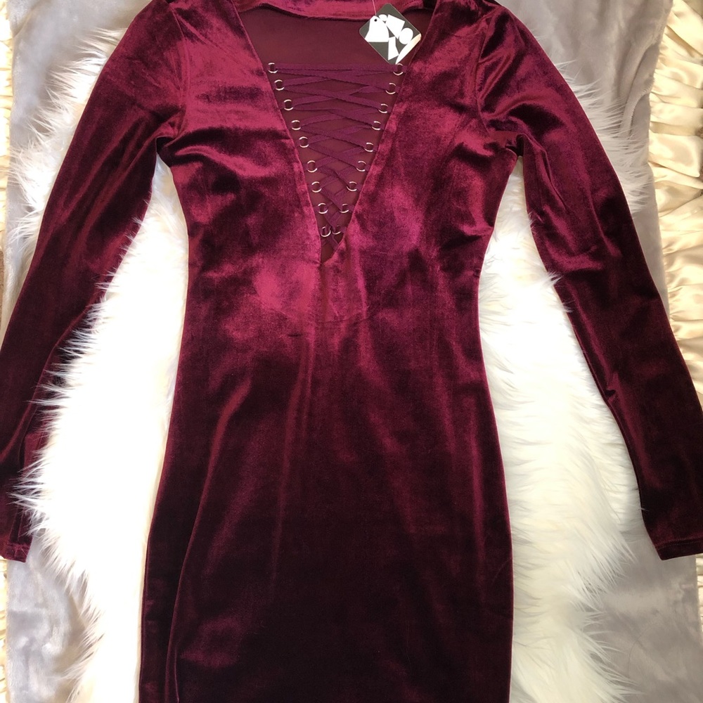 NWT Wine velvet-like Bodycon dress urban SZ XS